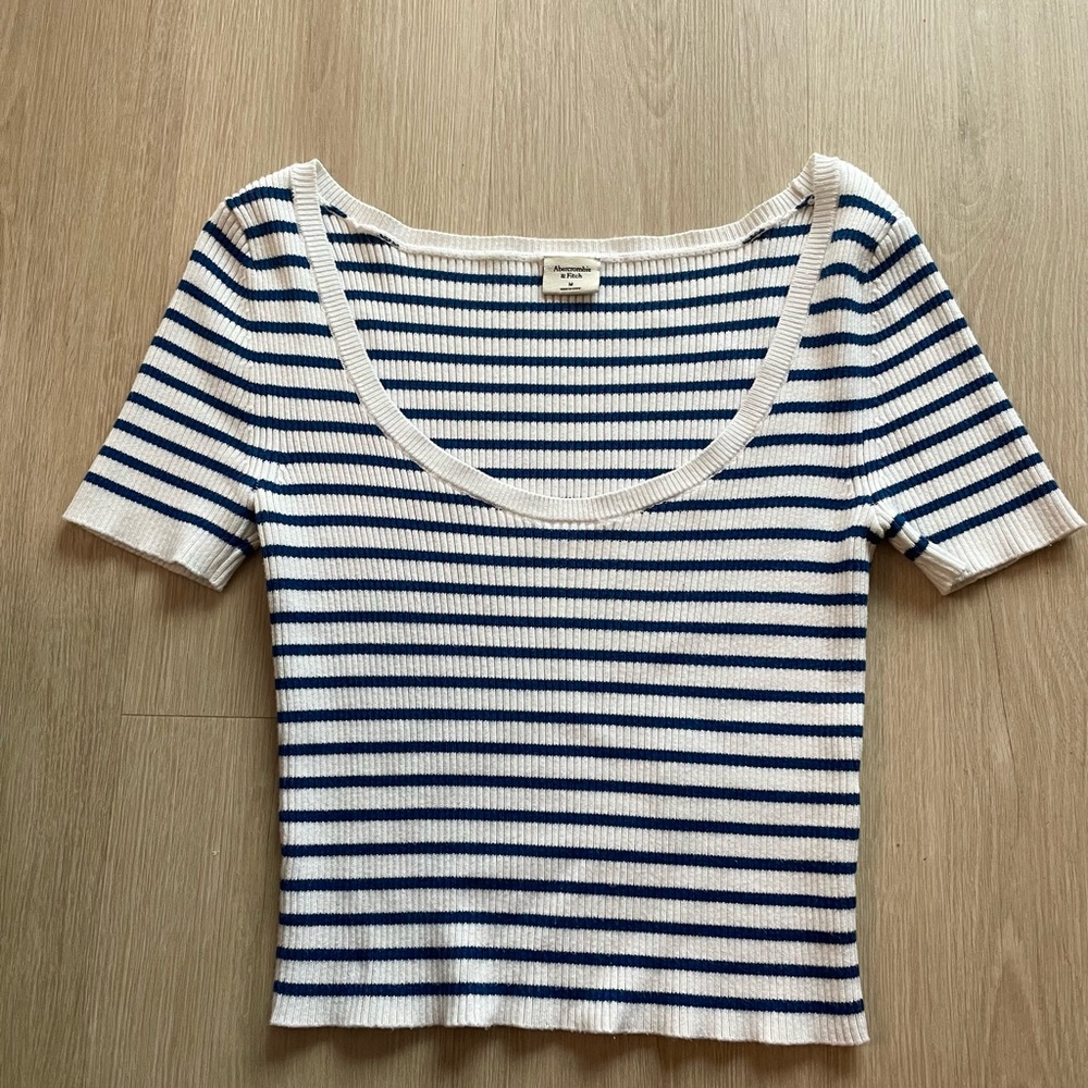 Abercrombie & Fitch Sweater top